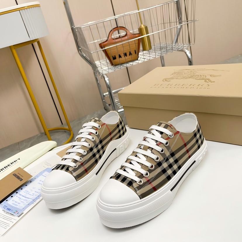 Burberry Sneaker (Women Size)