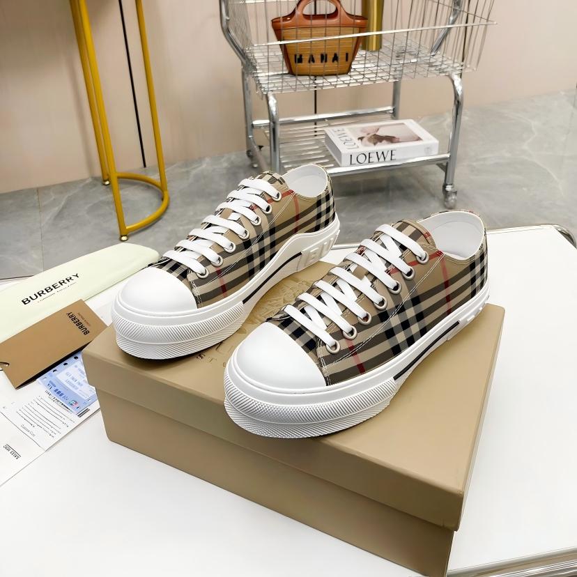 Burberry Sneaker (Women Size)