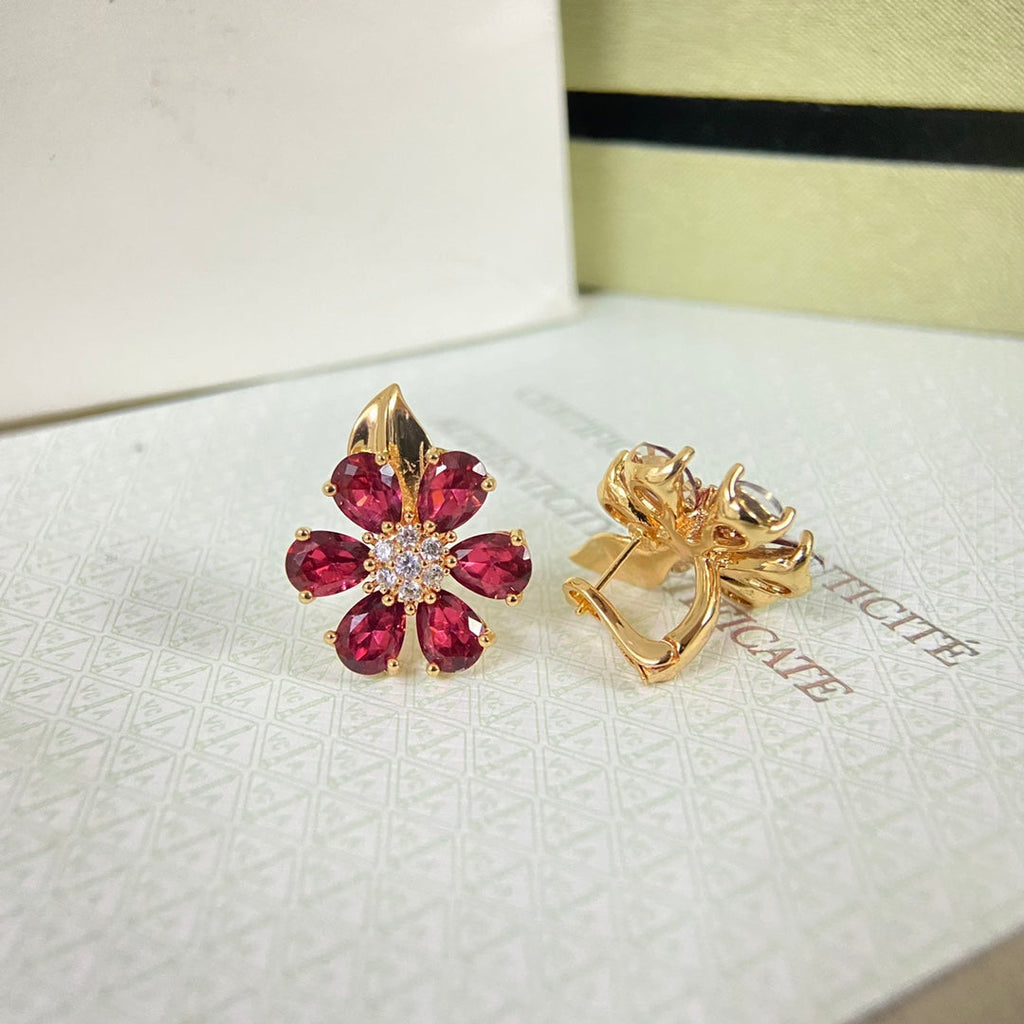 VCA Diamond Flower Earstud