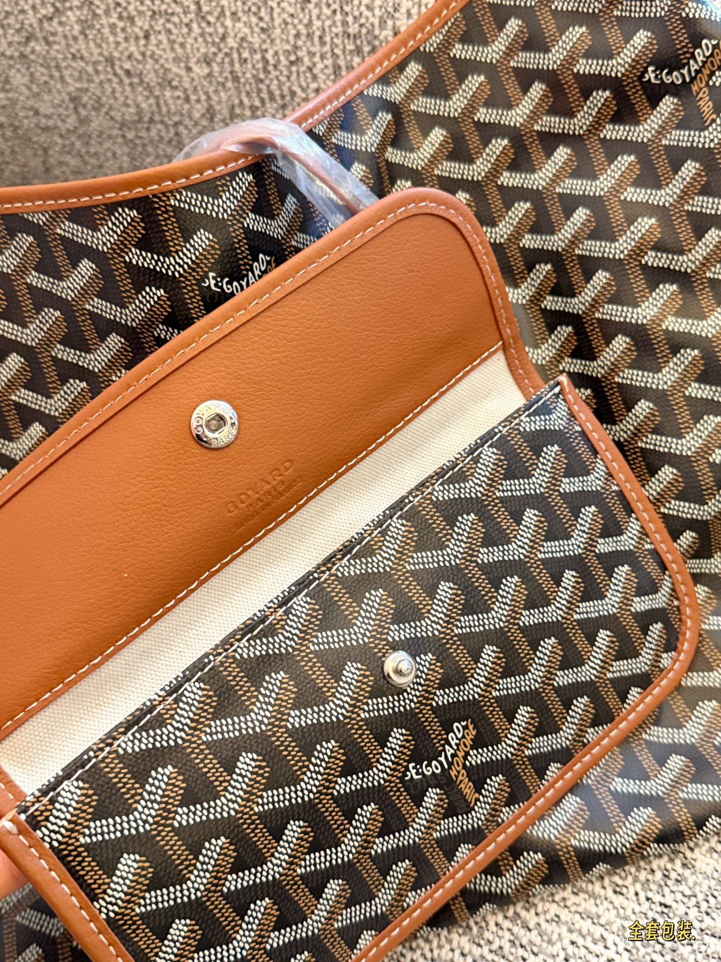 Goyard Hobo